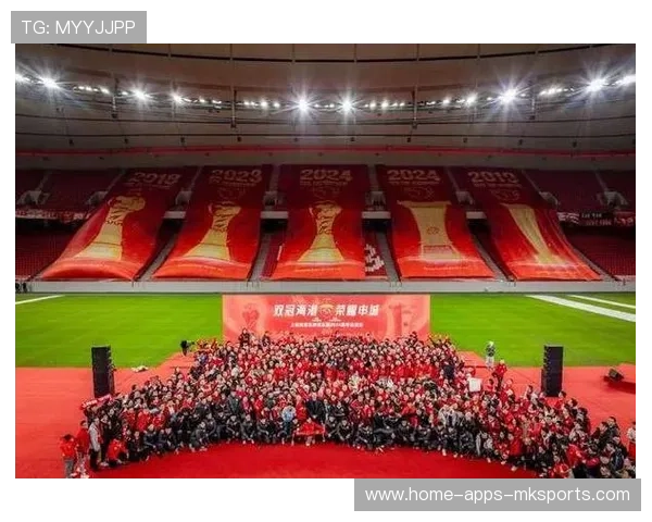 中超豪门引援震撼公布，球迷彻夜庆祝